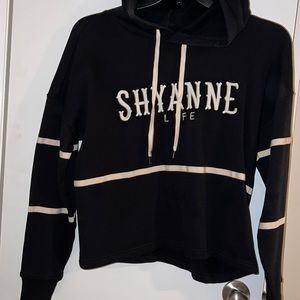 Cute crop pullover